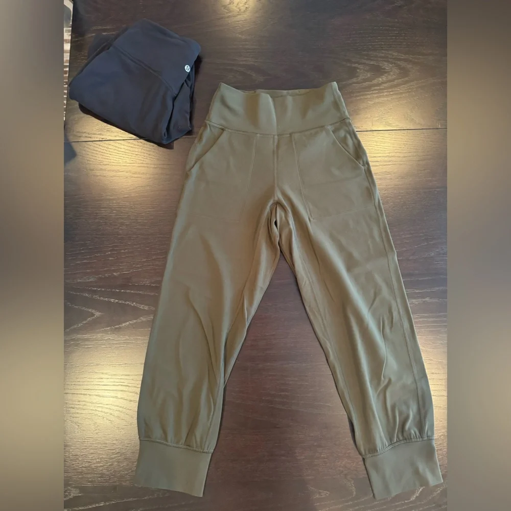 Bundle of 2 Lululemon Align High Rise Cropped Jogger 21” (Dark Olive + Black) - Picture 9 of 14